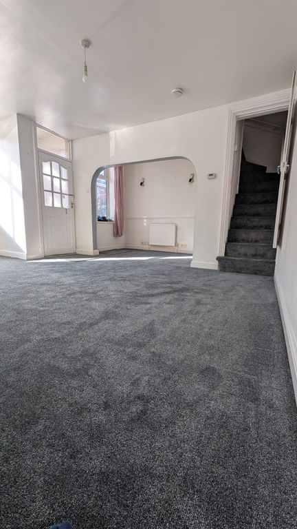 Property photo 3 of 12 8