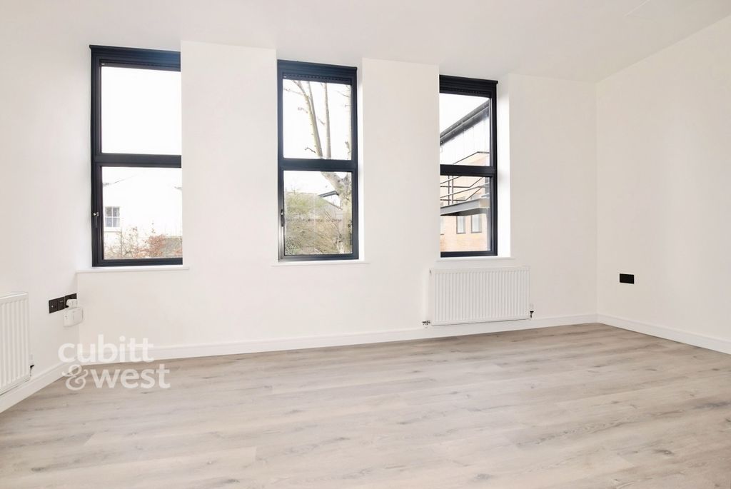 Property photo 3 of 8 470d02B4-Fileacce