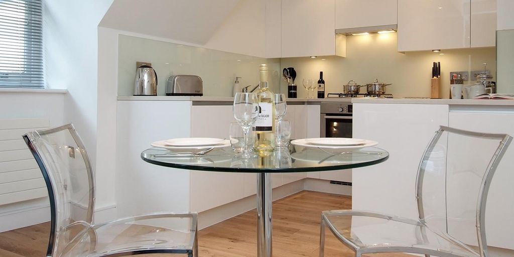 Property photo 3 of 6 Thumb_621_Apartmentimages_Wide.Jpg