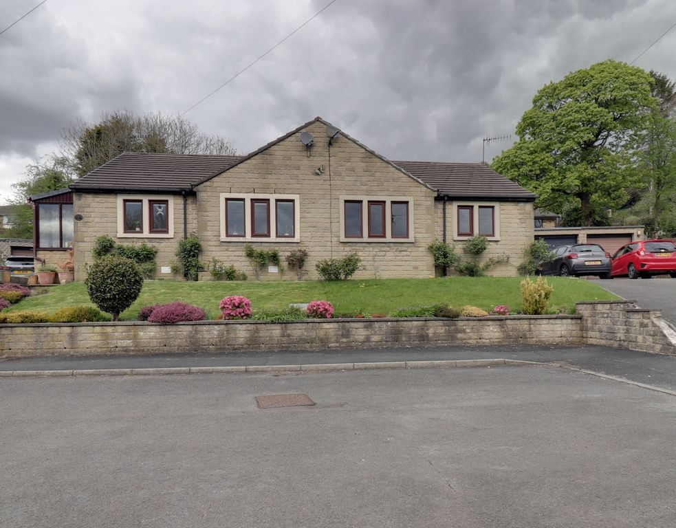 Property photo 1 of 16 Front 2