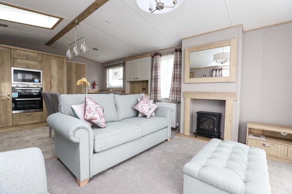 Property photo 2 of 11 Open Plan Living
