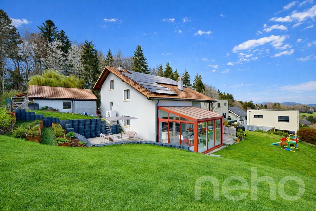 Property photo 3 of 12