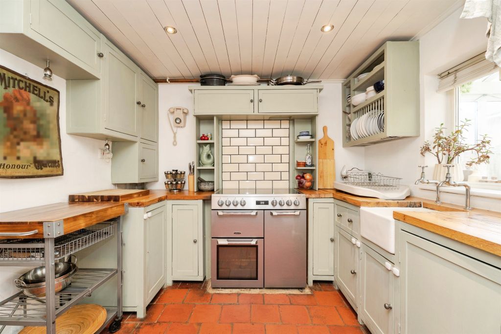 Property photo 3 of 20