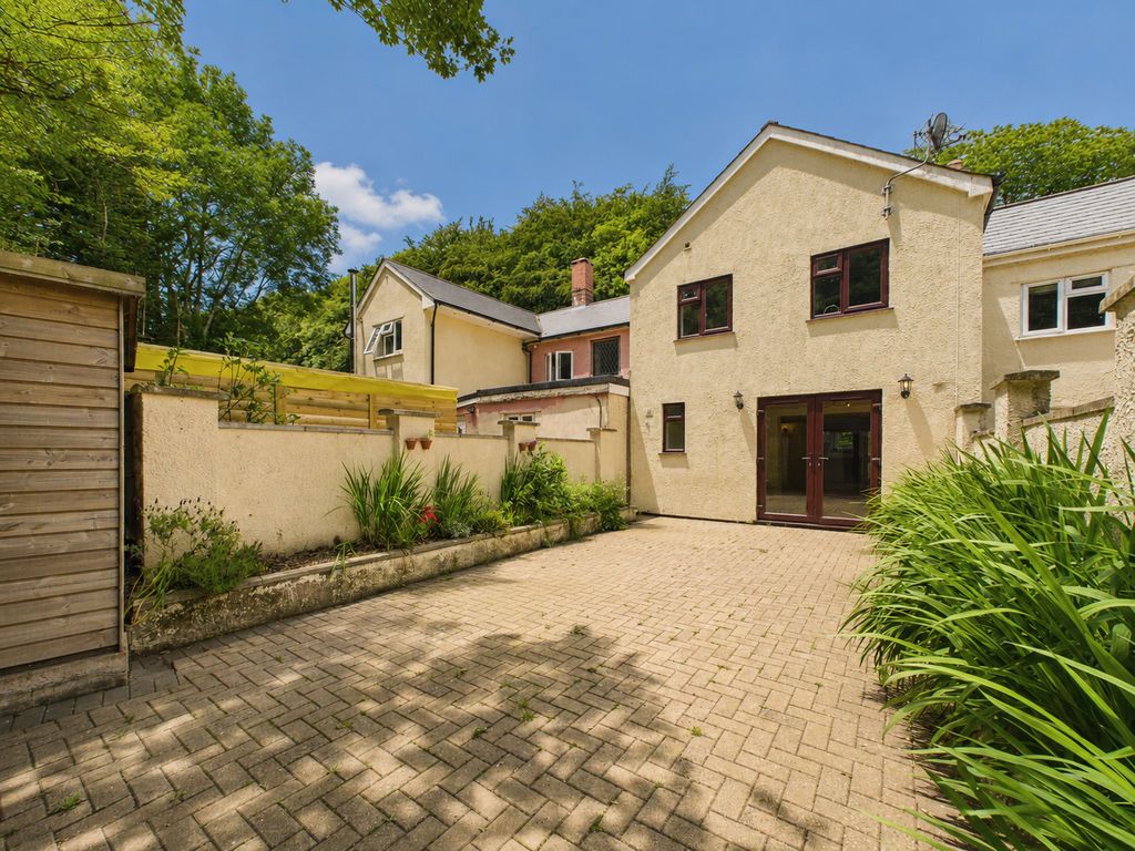 Property photo 1 of 21 Rear