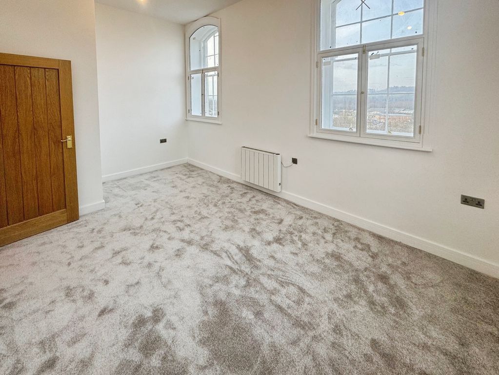 Property photo 3 of 14 Photo 8