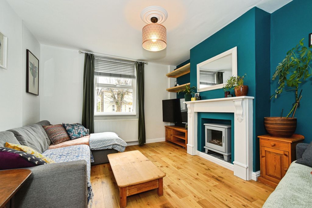 Property photo 2 of 12