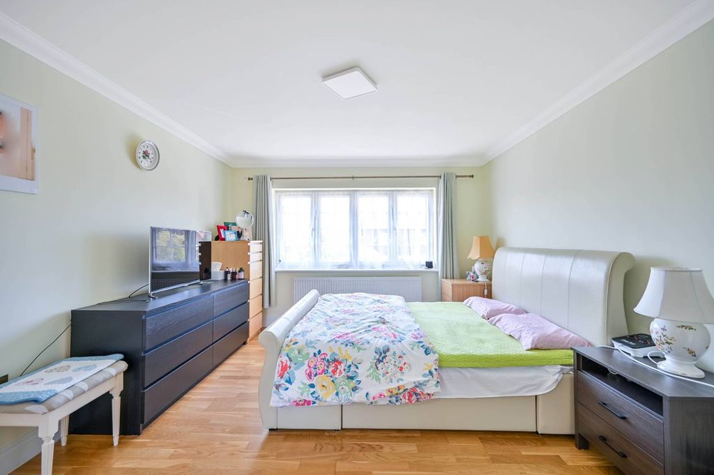 Property photo 2 of 7