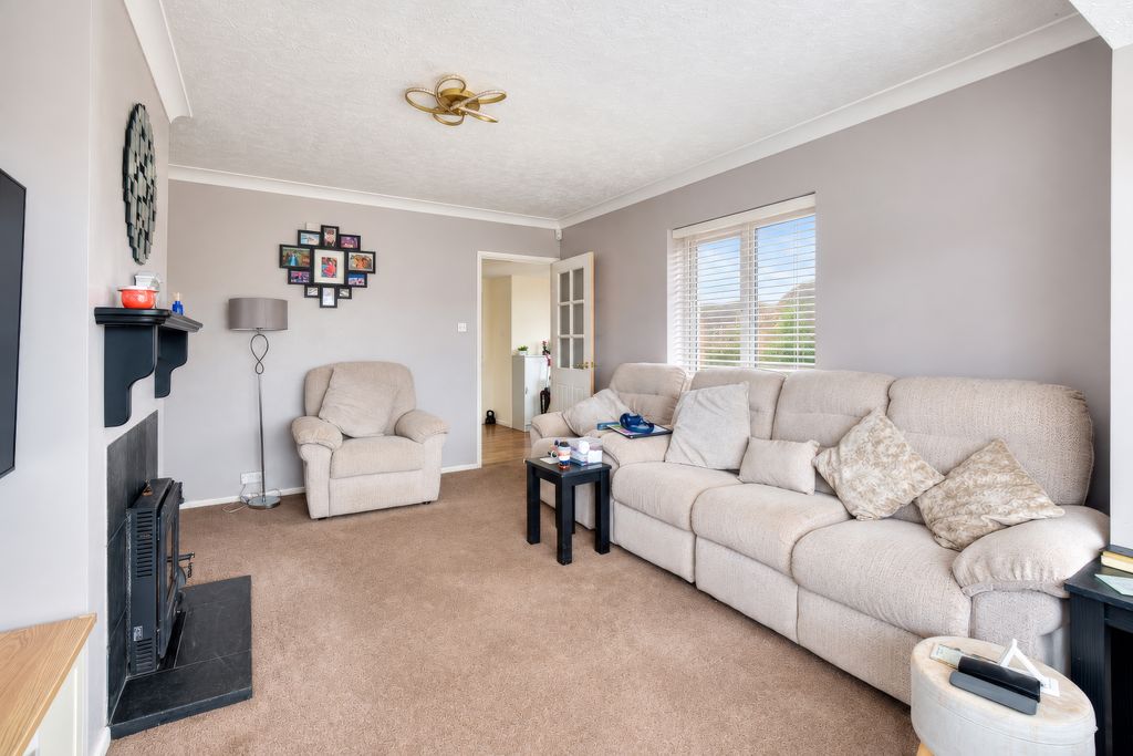 Property photo 3 of 15 007