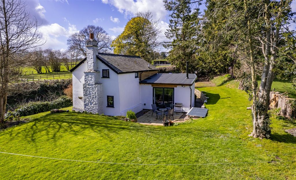 Property photo 2 of 37