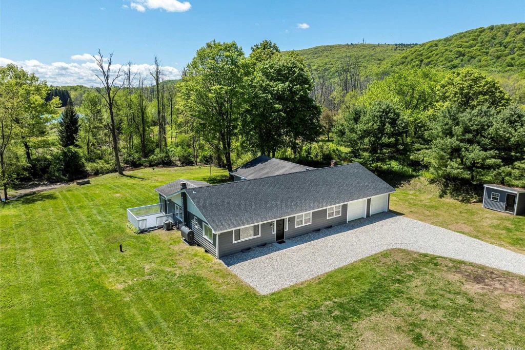 Property photo 1 of 31