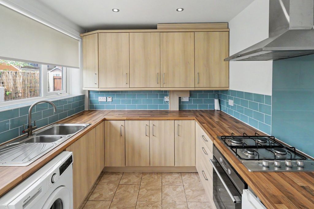 Property photo 2 of 22