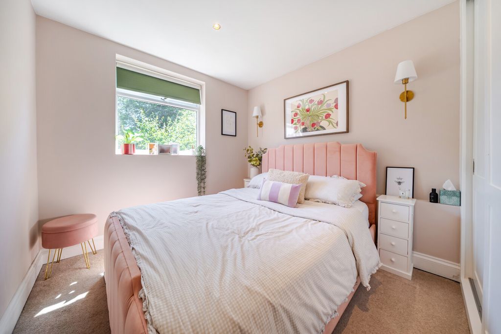 Property photo 3 of 12 1437970-23-6A1086...