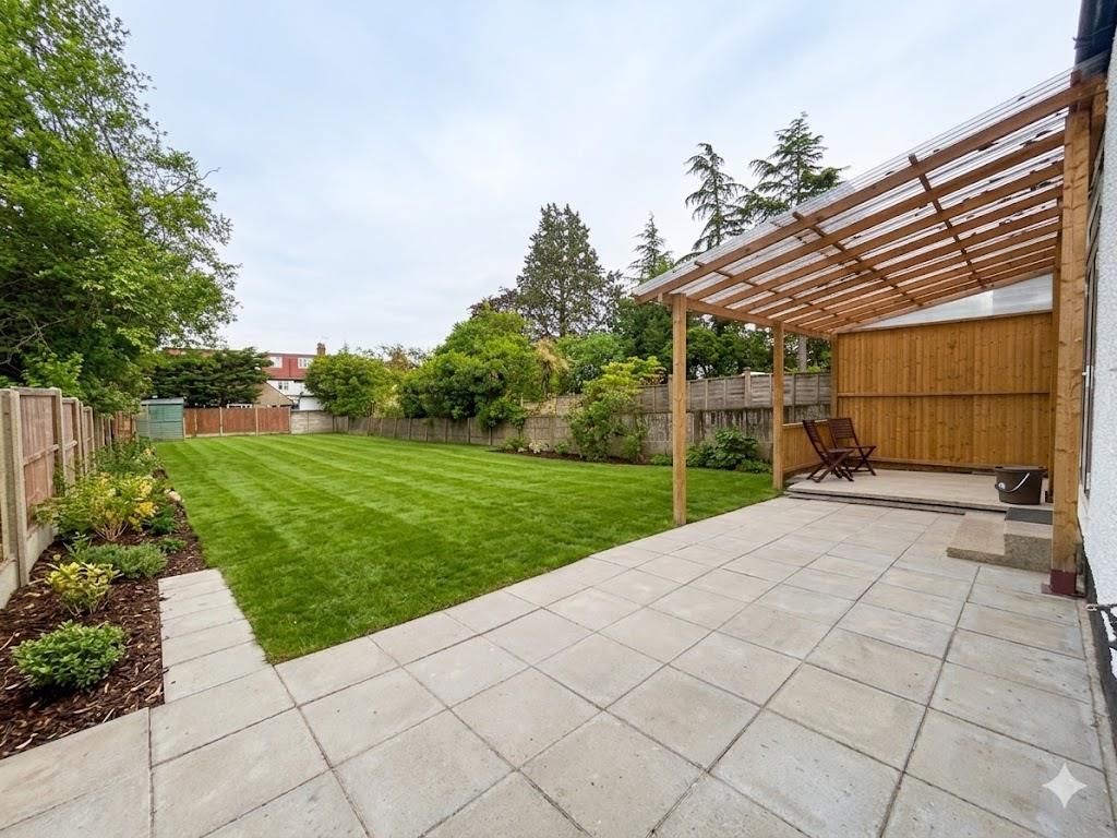 Property photo 2 of 10 Garden 111.Jpg