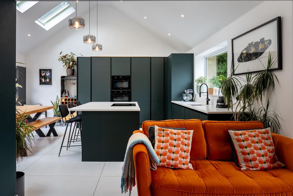Property photo 1 of 25 Apton Road-29.Jpg