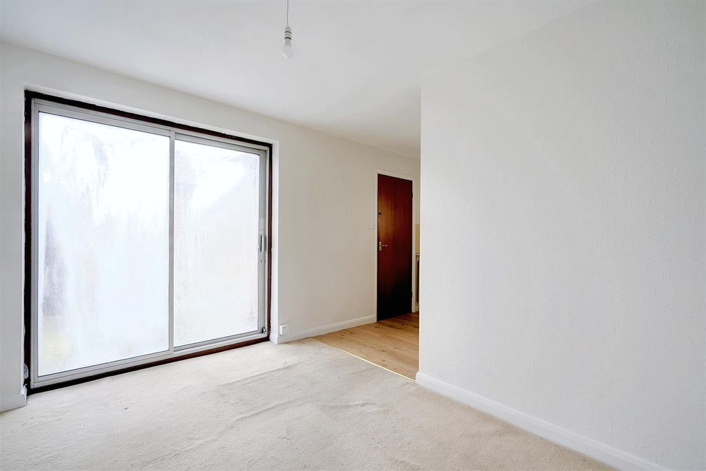 Property photo 3 of 15 Dining Room