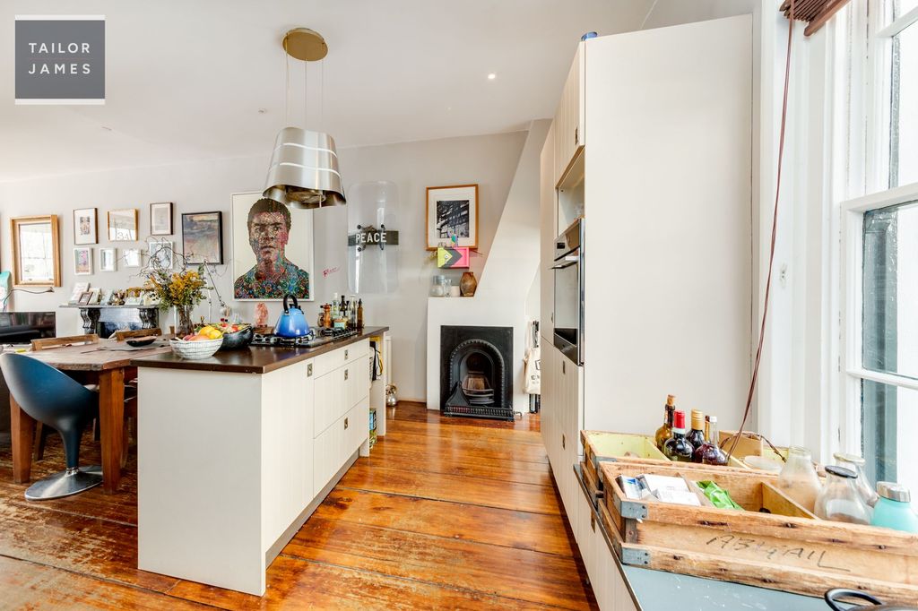 Property photo 2 of 16