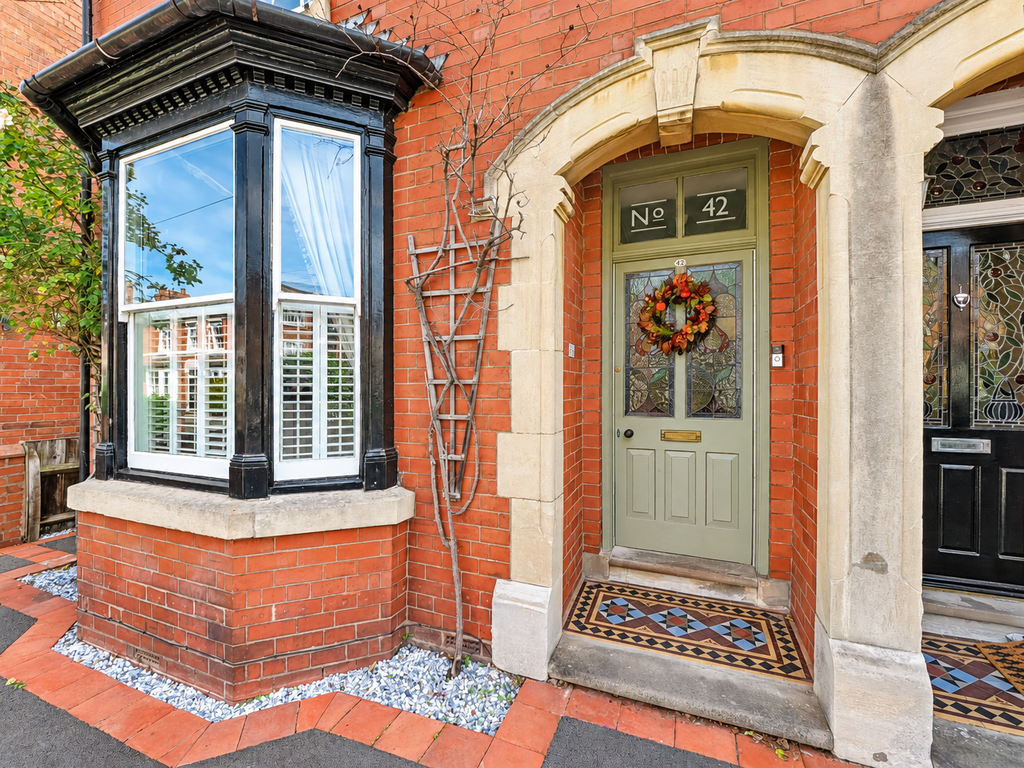 Property photo 2 of 34