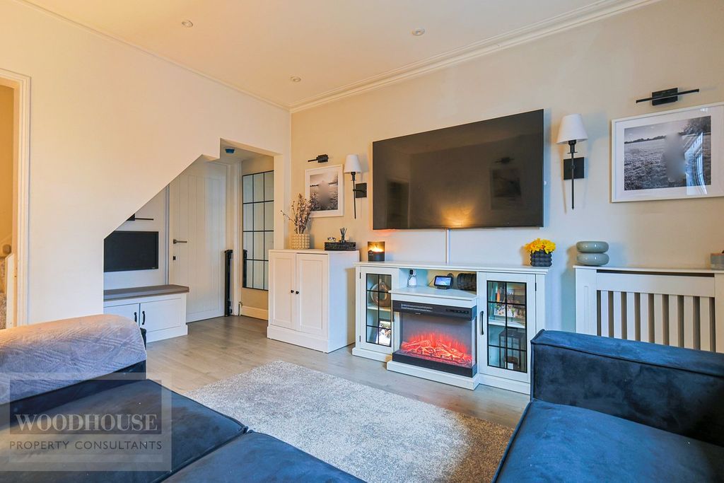 Property photo 3 of 24