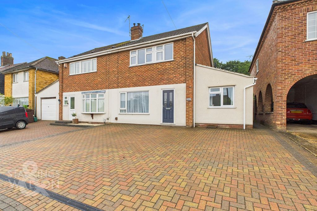 Property photo 1 of 26