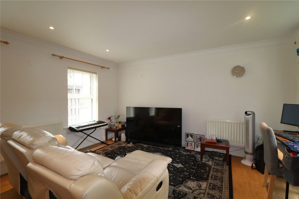 Property photo 3 of 10 Picture No. 16