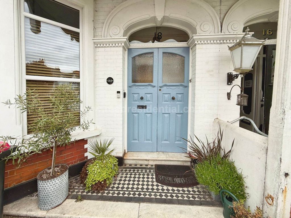 Property photo 2 of 10