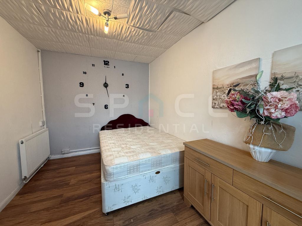 Property photo 3 of 15 Bedroom