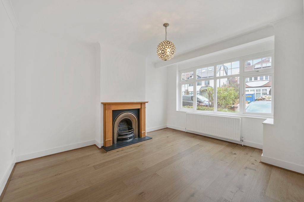 Property photo 2 of 13 Picture No. 02