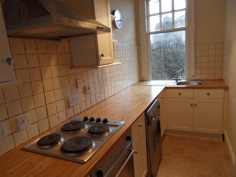 Property photo 3 of 7 Kitchen