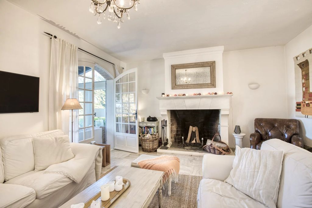 Property photo 3 of 46