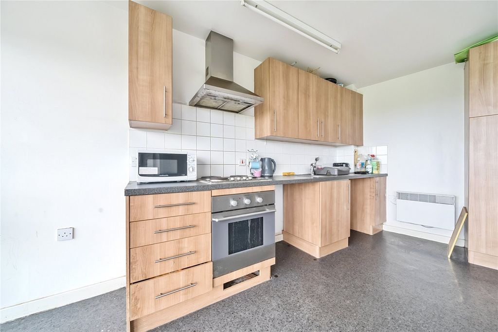 Property photo 3 of 9 Picture No. 13