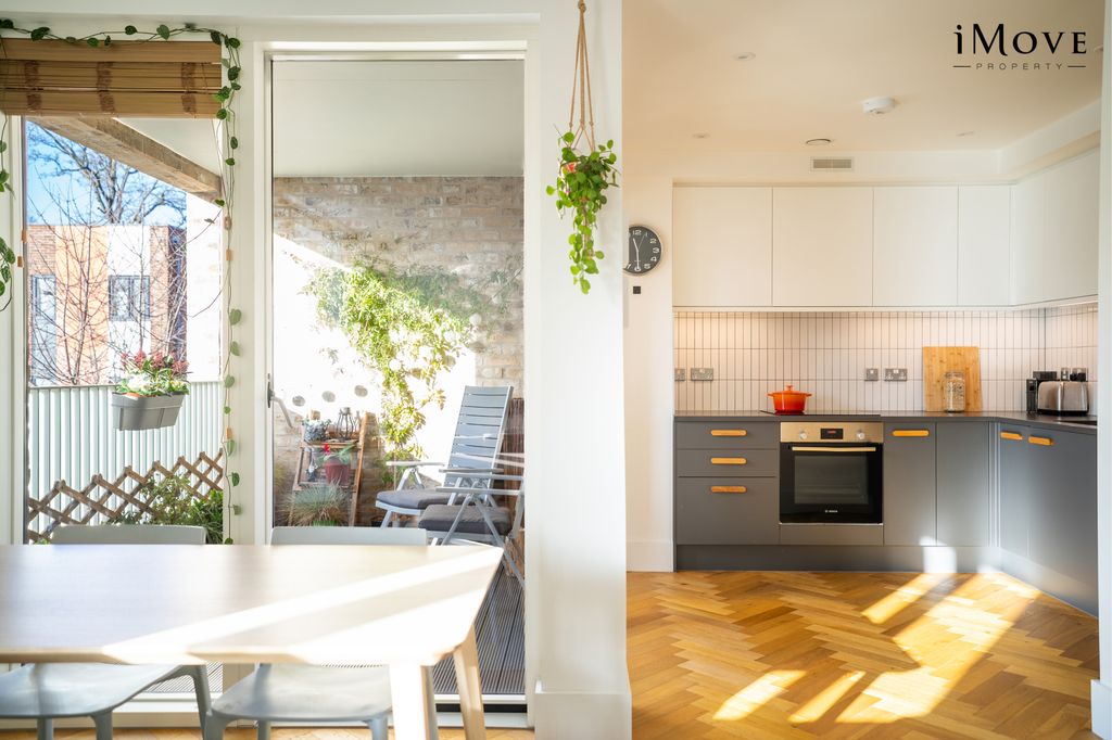 Property photo 2 of 29