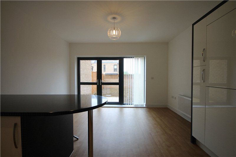 Property photo 3 of 9 Kitchen/Lounge