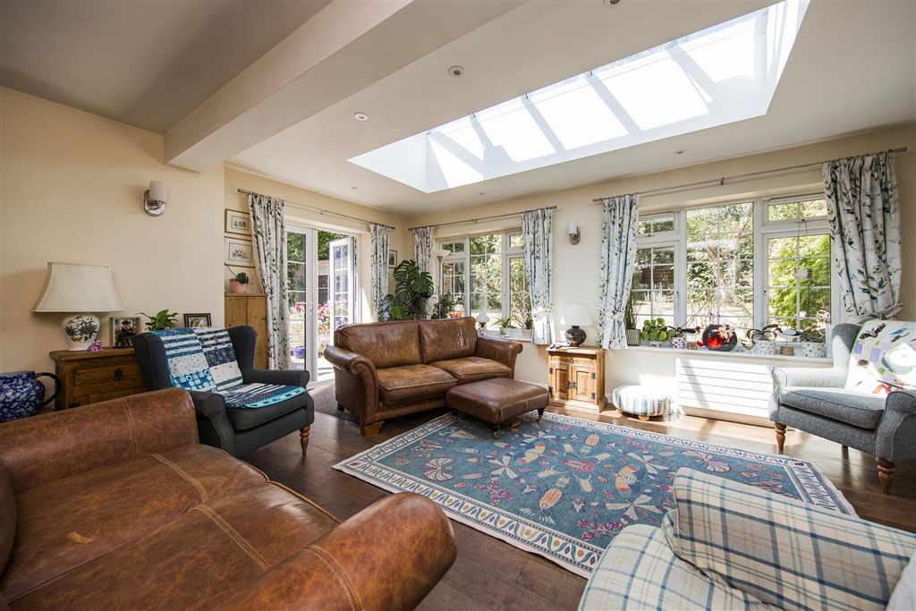Property photo 3 of 36 Sitting Room