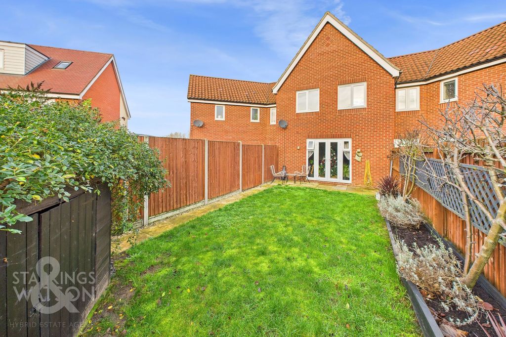 Property photo 2 of 18