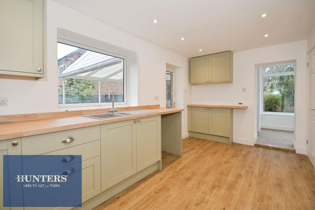 Property photo 3 of 18 Kitchen Diner 02.Jpg