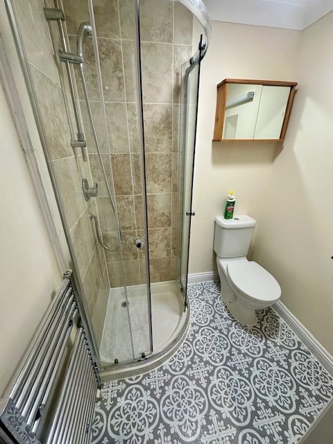 Property photo 2 of 7 Bathroom