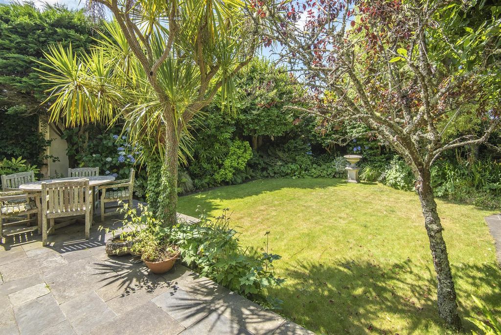 Property photo 3 of 21