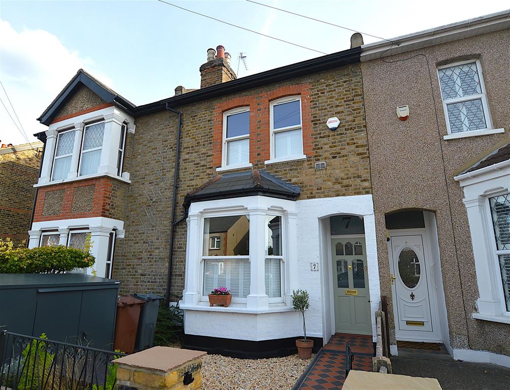 Property photo 1 of 16 7 Park Road Front3.Jpg
