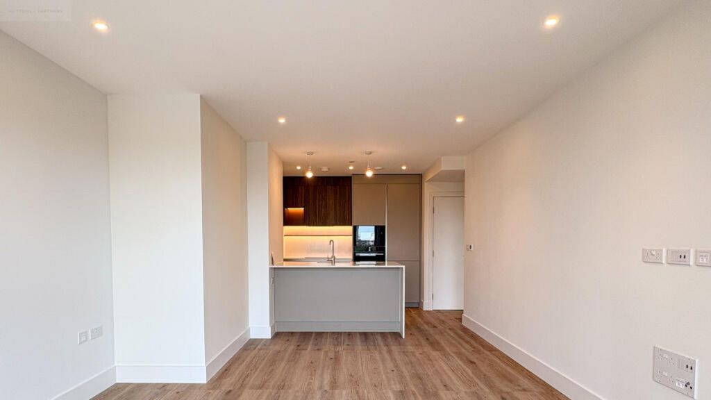 Property photo 2 of 26