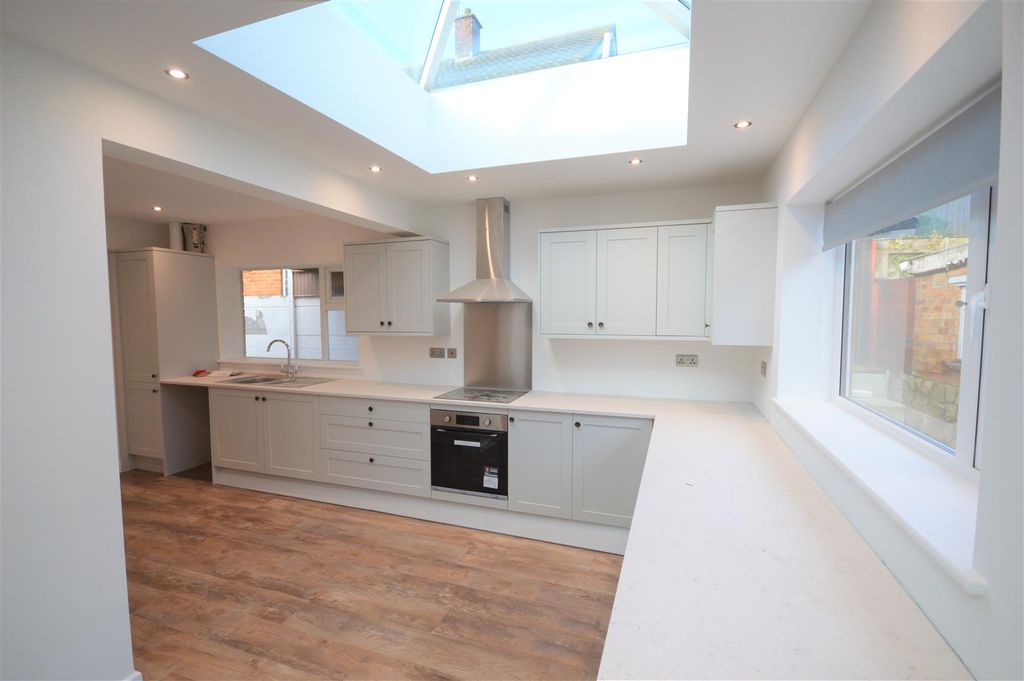 Property photo 3 of 12 Kitchen.Jpg