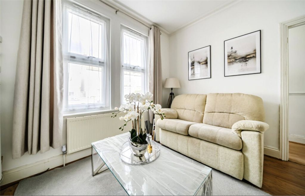 Property photo 3 of 16 Picture No. 35