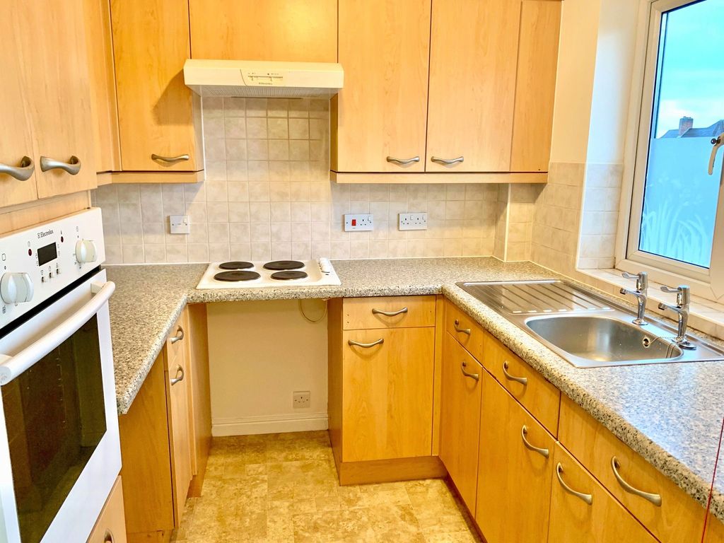 Additional image 6 of 1 bed flat for saleTelegraph Road, Heswall, Wirral CH60