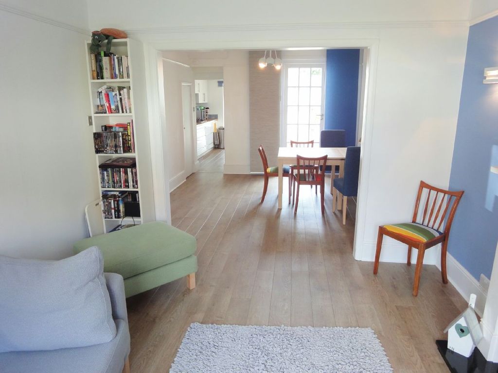 Property photo 3 of 19 2nd Photo Of Lounge