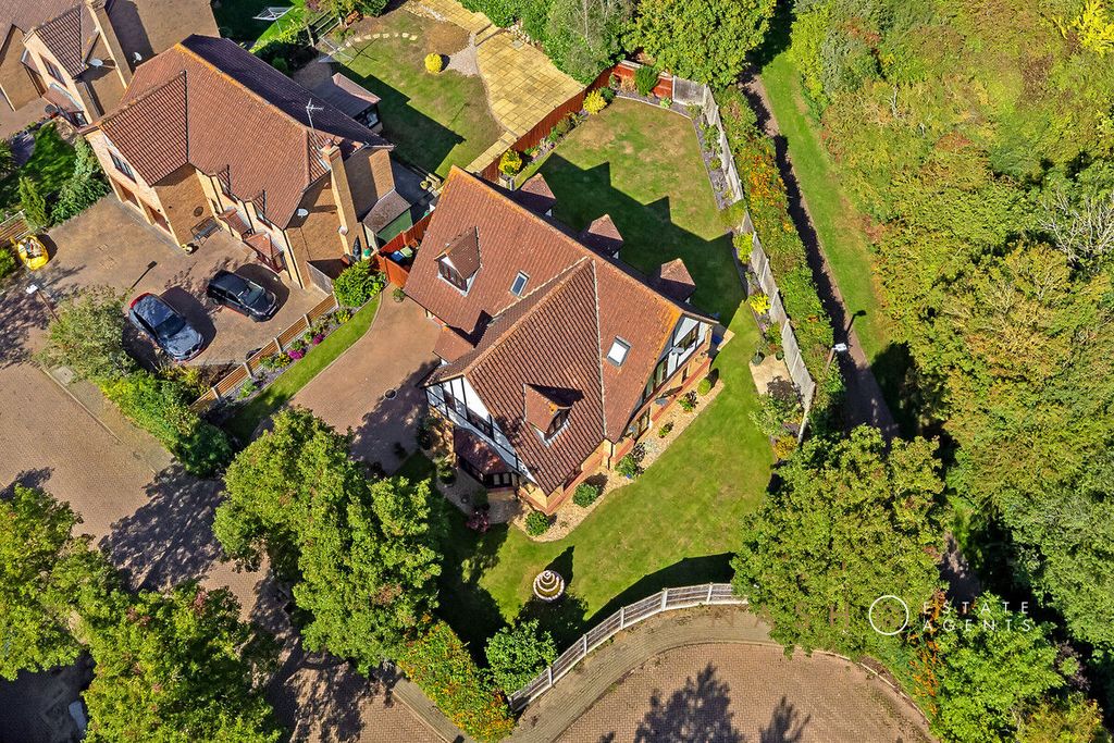 Property photo 2 of 44