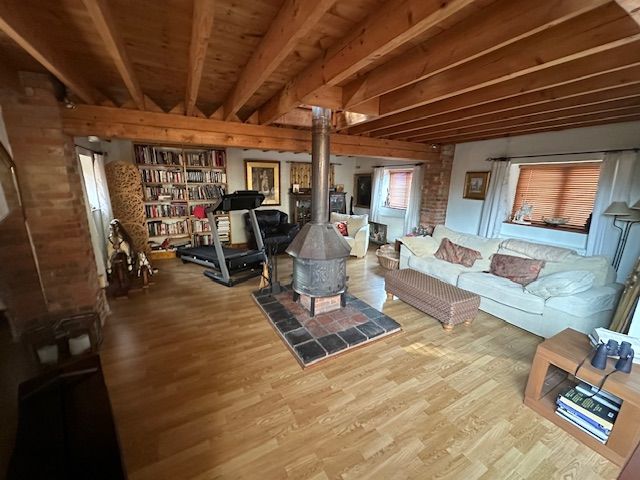 Property photo 3 of 18 Living Room