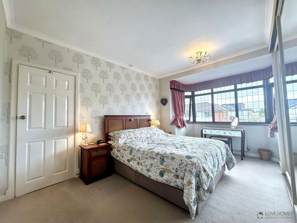 Property photo 2 of 31