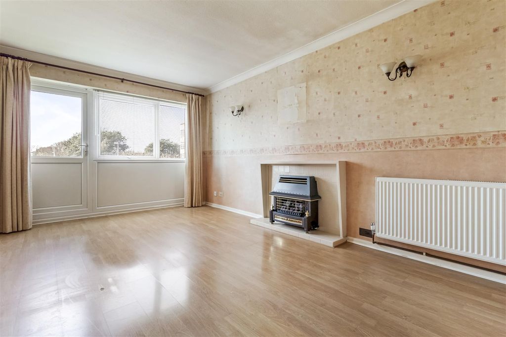 Property photo 2 of 16 11 Heene Lodge-002.Jpg