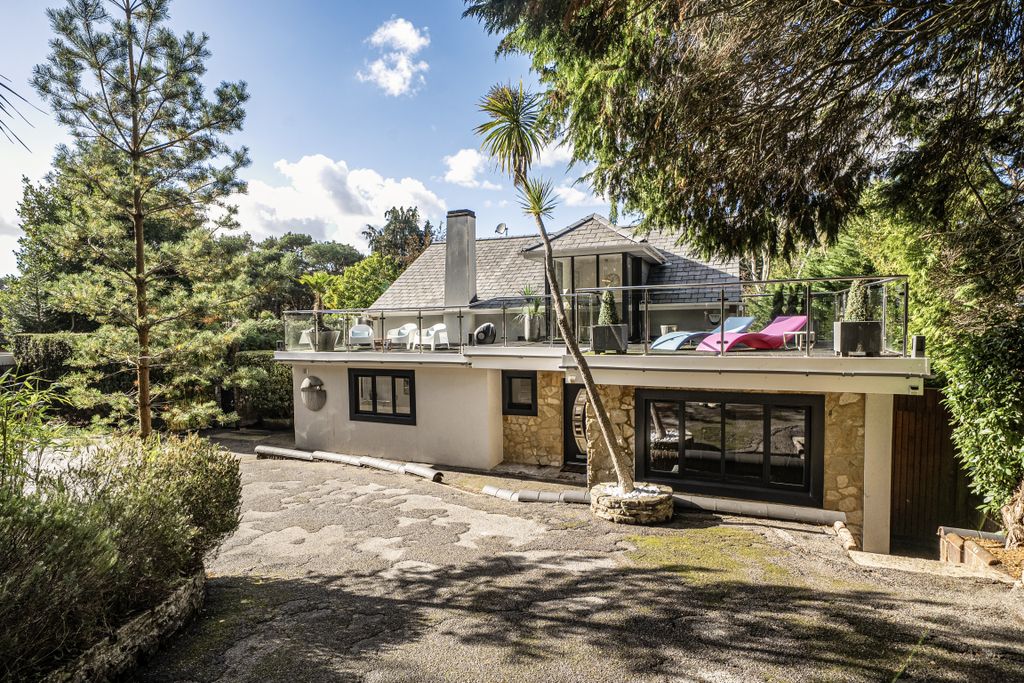 Property photo 2 of 24