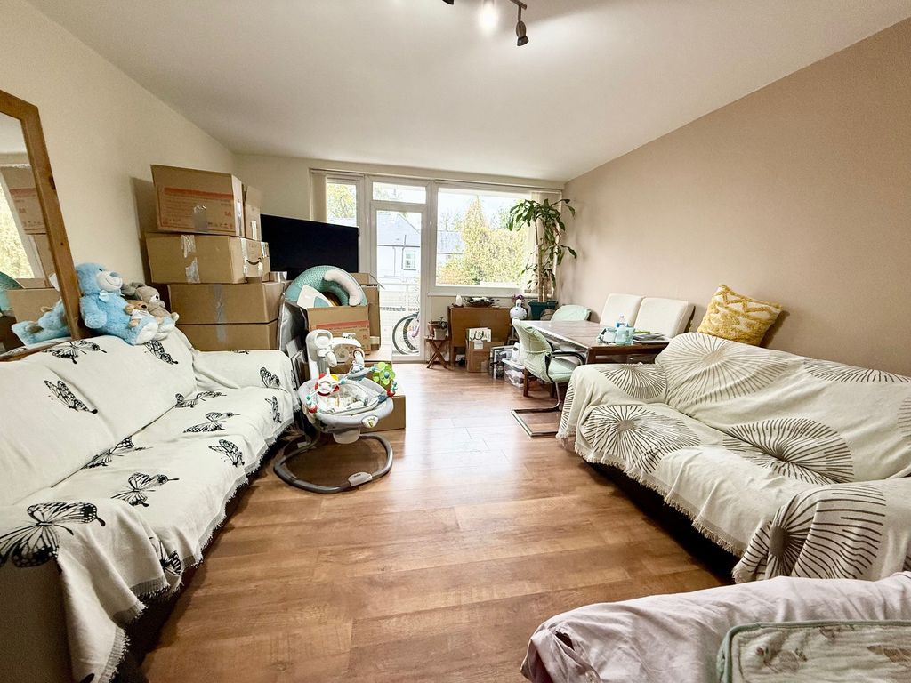 Property photo 3 of 12