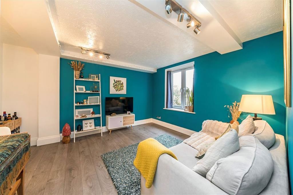 Property photo 2 of 5